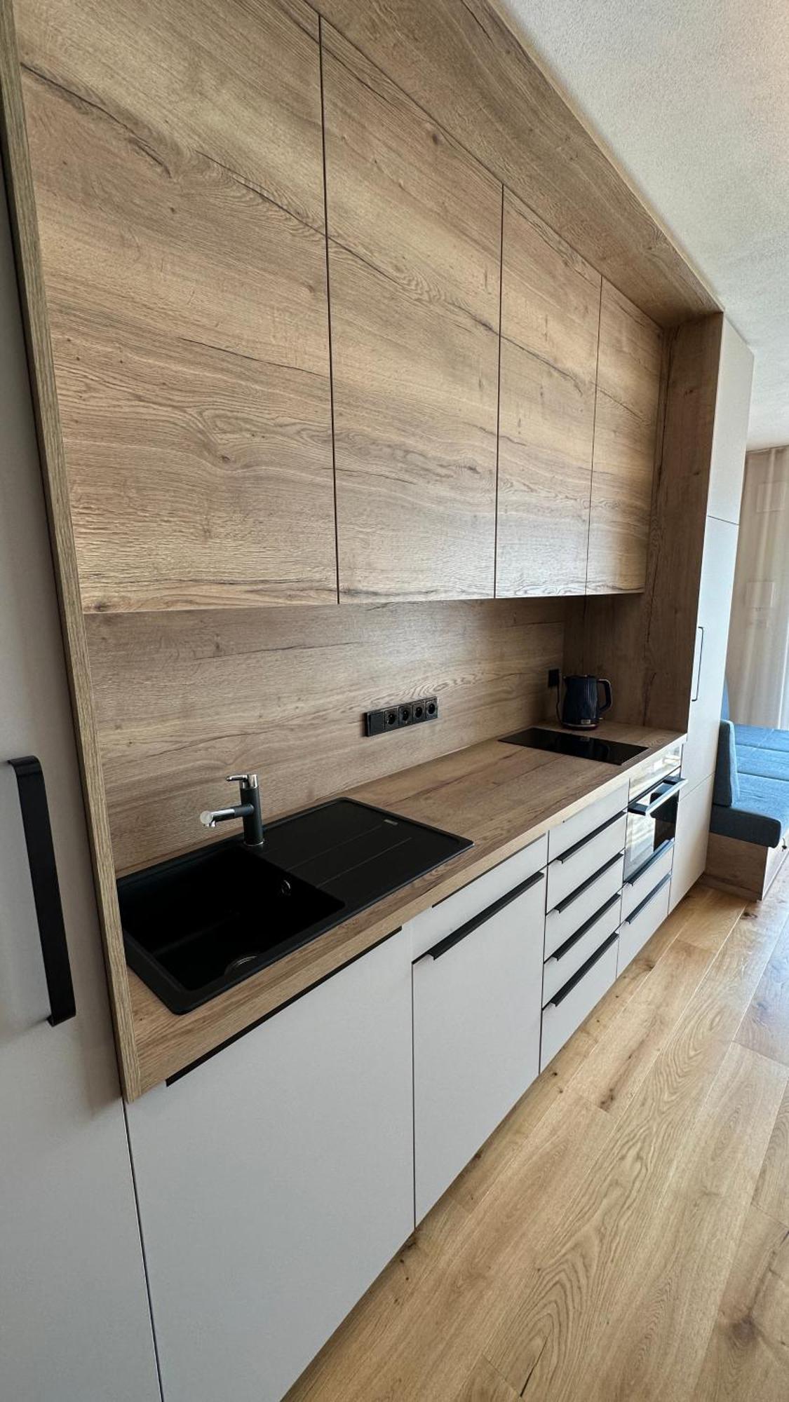 Side Seascape - Apartment